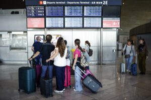 Нов дрес код во авионите – Повеќе нема да можете да влезете на овој начин