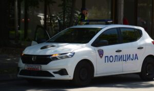 Светиниколчанец сам против браќа скопјани – тепачка на постојка во Аеродром
