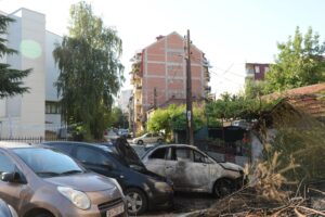 Во пожарот кај „Зебра“ изгореа четири автомобили