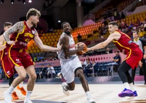 Шпанија немоќна, Грузија тргна со победа на Евробаскетот