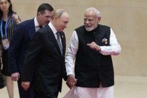 Путин и Моди за зајакнување на партнерските иницијативи и мир за Украина