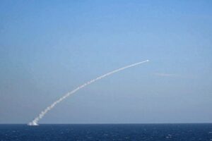Русија вежба лансирање крстосувачки ракети над Баренцовото Море за време на вежбите „Запад“