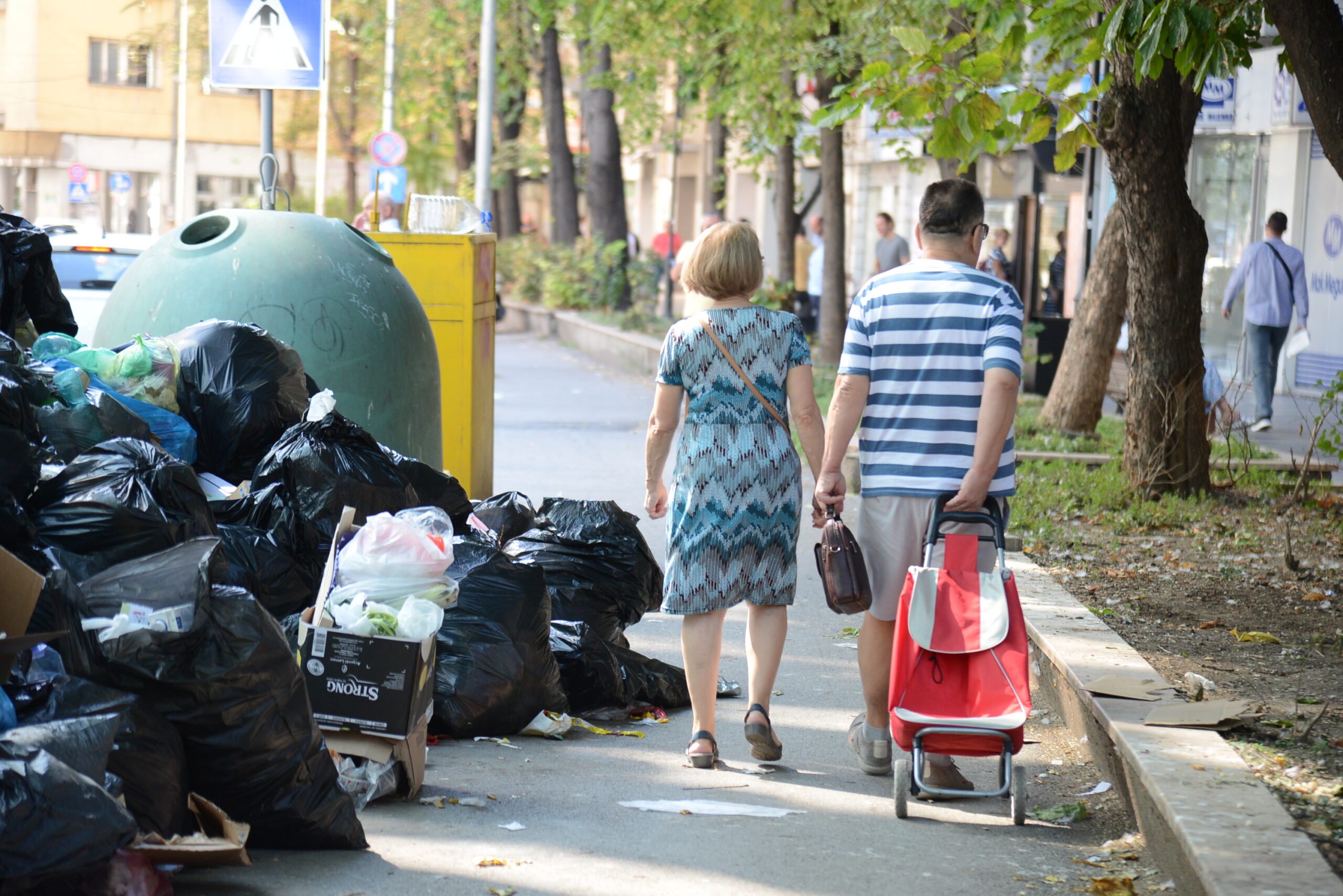 Блокирани велосипедски патеки - Фото - Слободен печат - Методи Здравев
