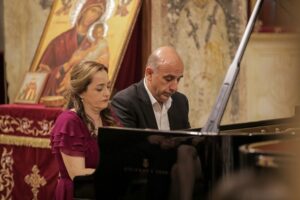 Дуо „Гелебешеви“ ќе одржат пијано-концерт во Камерната сала на Филхармонија
