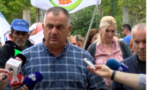 Вработените во „Паркови и зеленило“ со протест побараа плата за август