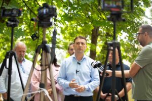 Османи не негираше дека имал средба со Груевски во Будимпешта