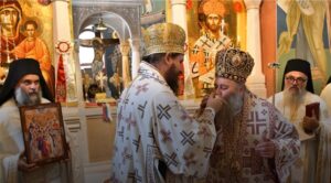 Српската православна црква во Босна го одликува со орден македонскиот митрополит Иларион