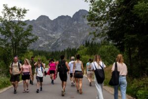 Укинување на државните празници за подобра економија?!