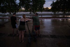 ВИДЕО | Едно лице загина во поплавите во Каталонија