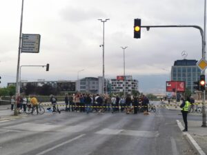 Граѓаните повторно на протест против Вардариште: Партиските разлики да не бидат пречка за решавање на овој сериозен проблем