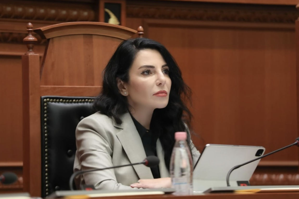 Фото - официјална Фејсбук страница на Белинда Балуку