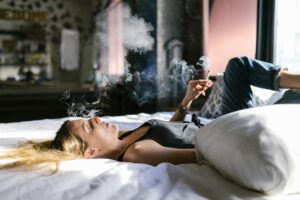 Жена во Словенија заспала со запалена цигара и предизвикала пожар во зградата