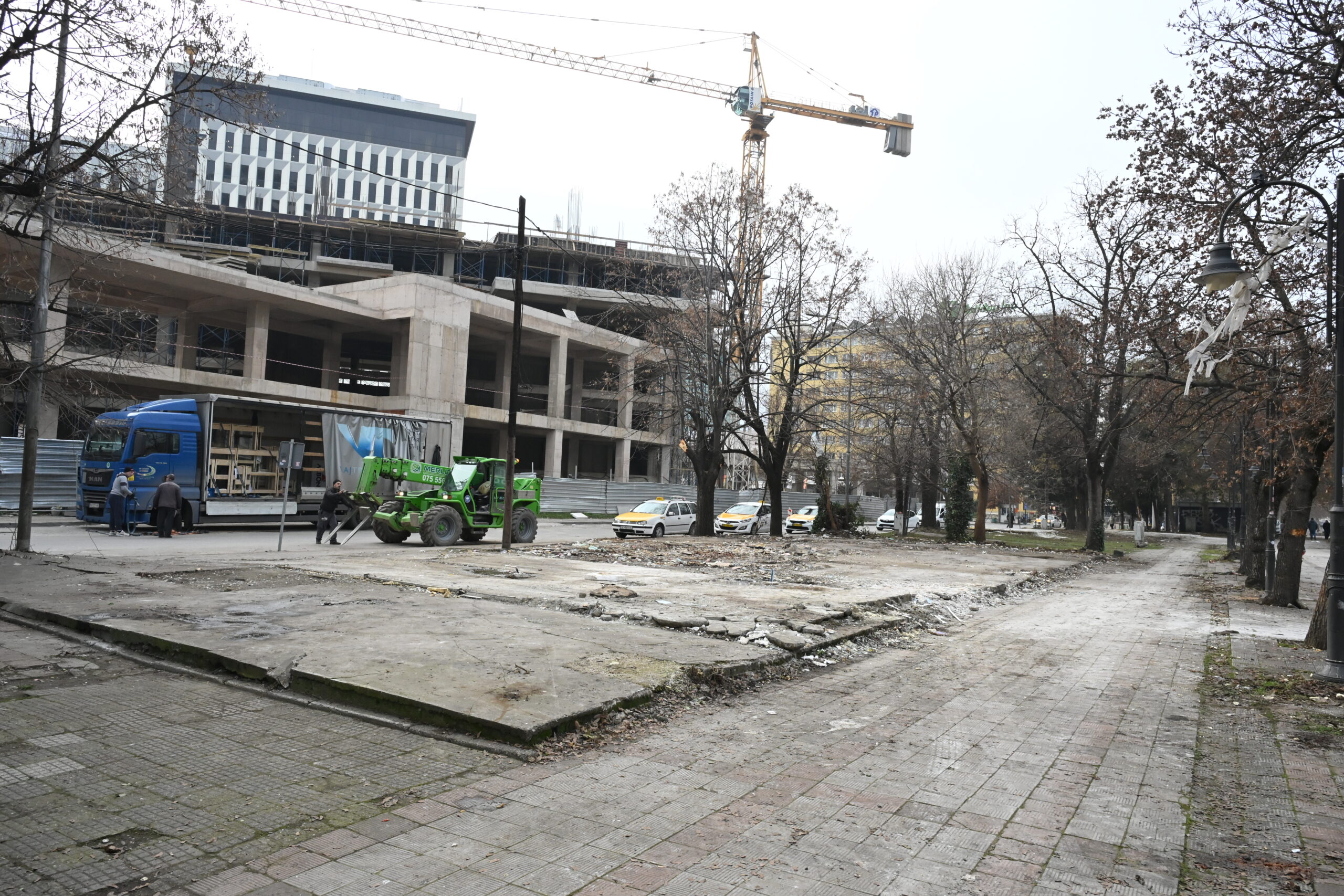 Срушени трафики на кеј 13 Ноември - Фото Слободен печат - Методи Здравев
