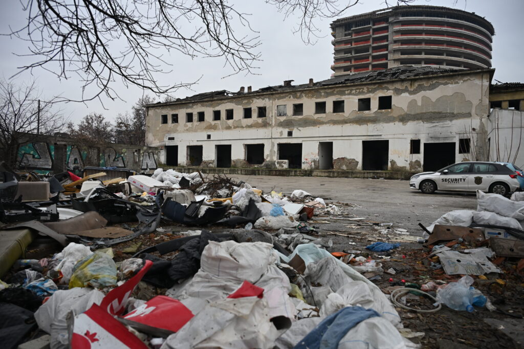 Напуштен објект кај мостот „Беласица“ во близина на Ист гејт мол - Фото Слободен печат - Методи Здравев