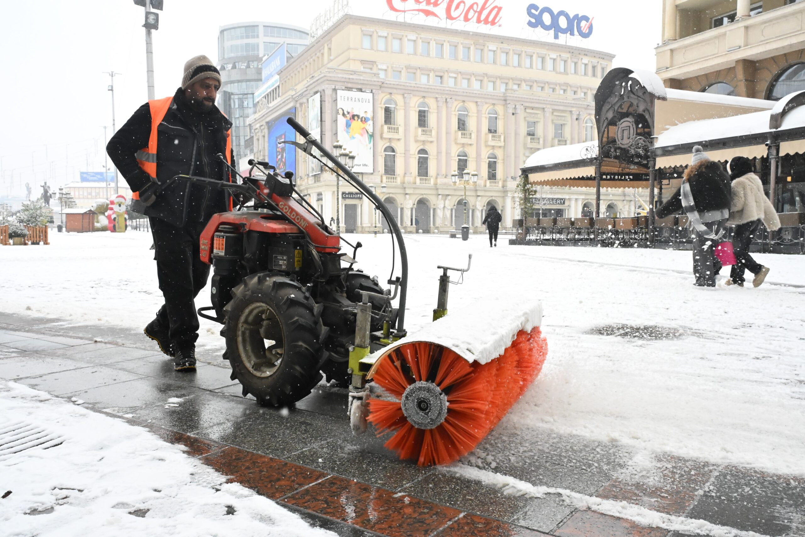 Снег на улиците на Скопје - 21,01,2026 - Фото Слободен печат - Методи Здравев