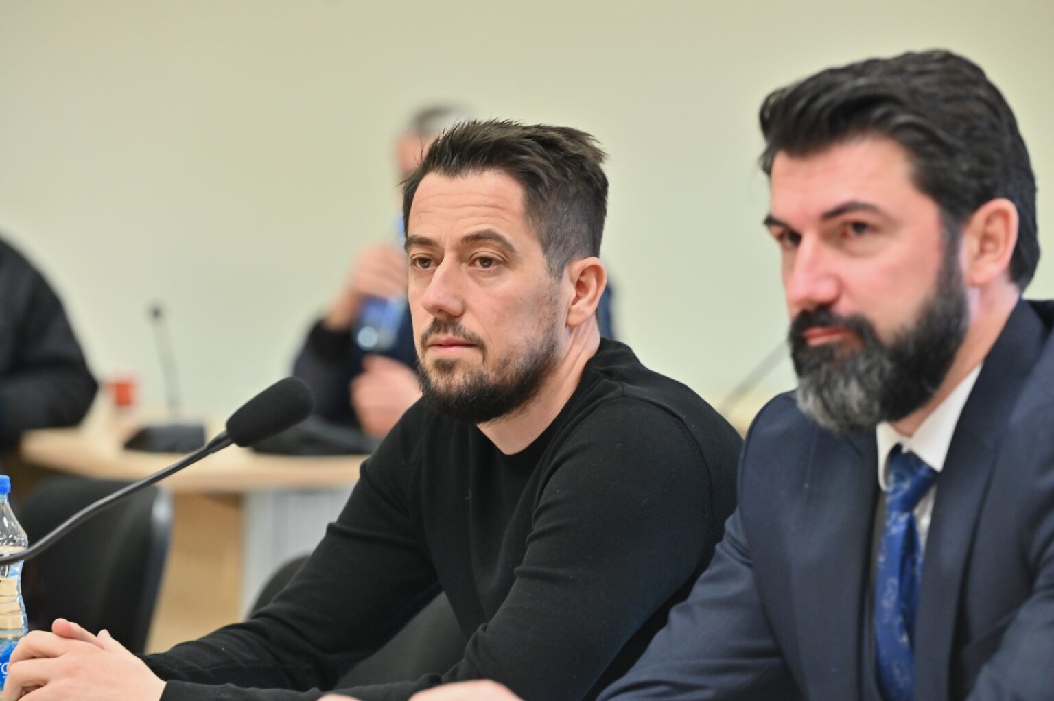 Адвокат Скендер Мехмети (десно), екс директор на Геријатрија Мухсин Арифи (лево) / Фото „Слободен печат“ Драган Митрески