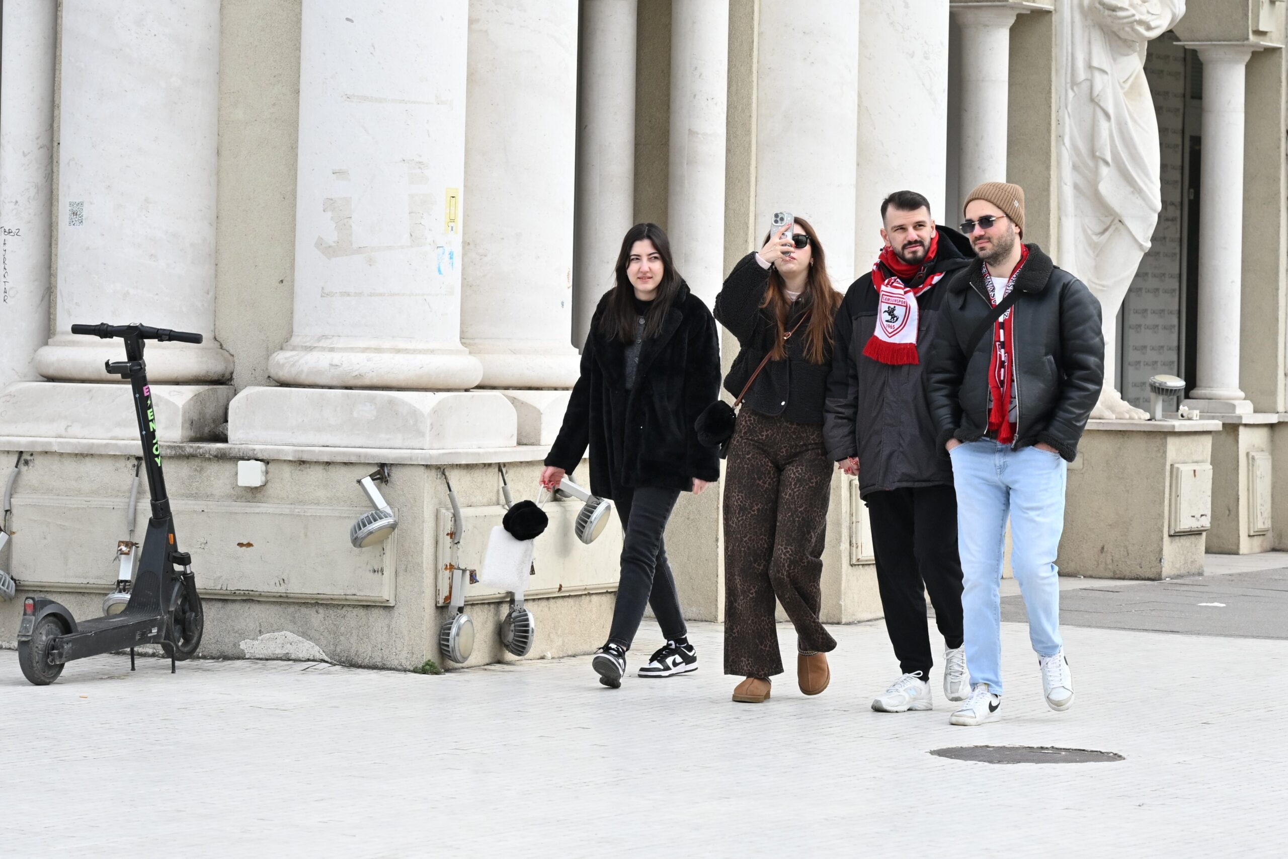 Турски навивачи го преплавија Скопје - Фото Слободен печат - Методи Здравев