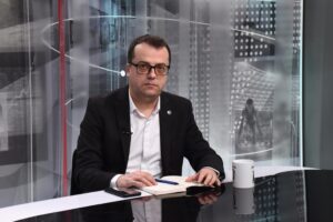 Повеќе дефицит, повеќе долг, иста приказна
