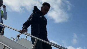 ВИДЕО | Судијата на кој САД му забрани влез дочекан како херој во Сомалија