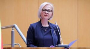 Никој не се грижи за македонскиот јазик, Господ да ни е напомош, вели Симона Груевска по оставката од Советот