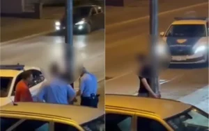 ВИДЕО | Вознемирувачка сцена во Бања Лука: Татко го врзал синот за бандера и се расправал со полицајци