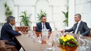 Промената на рејтинзите ги менува плановите за реконструкција – Мицкоски се радува дека Вреди е пред ДУИ
