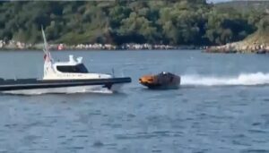 Тешка несреќа во Ксамил — брод на Граничната полиција се судрил со туристичко пловило, загина 22-годишник