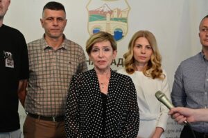 Наместо дебата – монолог во Советот, Ѓорѓиевски го гази Деловникот и ја замолчува опозицијата, велат од СДСМ