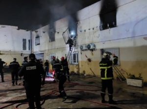 ВИДЕО | Единаесет лица загинаа во пожар во дом за згрижување деца во Алжир