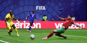 Најдобриот фудбалер на Мароко нема да игра против Франција