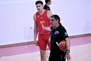 Македонија со изменет состав против Луксембург, Сестина подготвен за деби