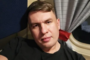 Рускиот блогер Иља Ремесло, поранешен гласен поддржувач на Кремљ, уапсен е поради критики кон Путин