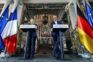 Париз и Берлин бараат поголема воена независност на Европа