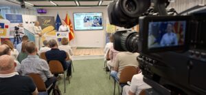Македонските новинари добија нови правила како да користат вештачка интелигенција и како да известуваат за самоубиства