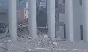 ВИДЕО | Се урна дел од судска зграда во Италија, една жена е повредена