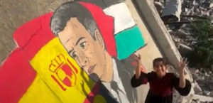 ВИДЕО | Девојче од Газа наслика мурал со ликот на шпанскиот премиер — Санчез возврати со емотивна порака