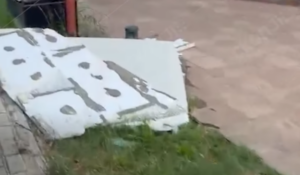 ВИДЕО | Ветрот откорна и дел од стиропорната фасада на зградата на скопски „Водовод“