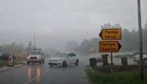 ВИДЕО | Србија ја зафати големо невреме, улиците во Златибор станаа реки
