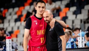 Победа на младите на кошаркари на Македонија за својот селектор, остана со нив иако го загуби својот татко
