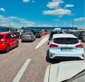 Хаос на Табановце: Пет колони возила чекаат за влез во Србија