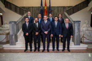 Навреди, пцости и спречена тепачка го засенија изборот на новите министри