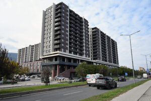 Рокот одамна пробиен, а дел од становите во „Порта супериум“ се недовршени и немаат имотни листови